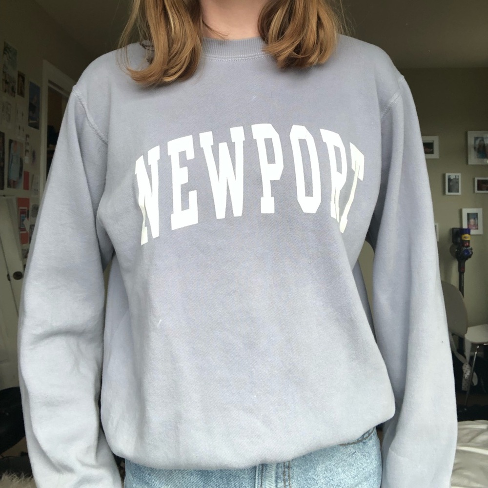 Brandy Melville Newport sweatshirt